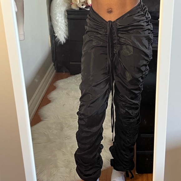 Petite black ruched cargo pants - Picture 1 of 6